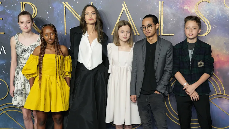 Angelina Jolie and brad Pitt Divorce