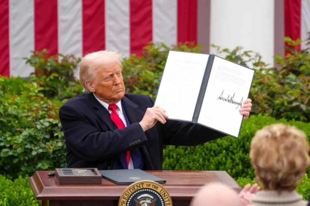 Trump's 30% Tariffs Spark Dow Plunge 